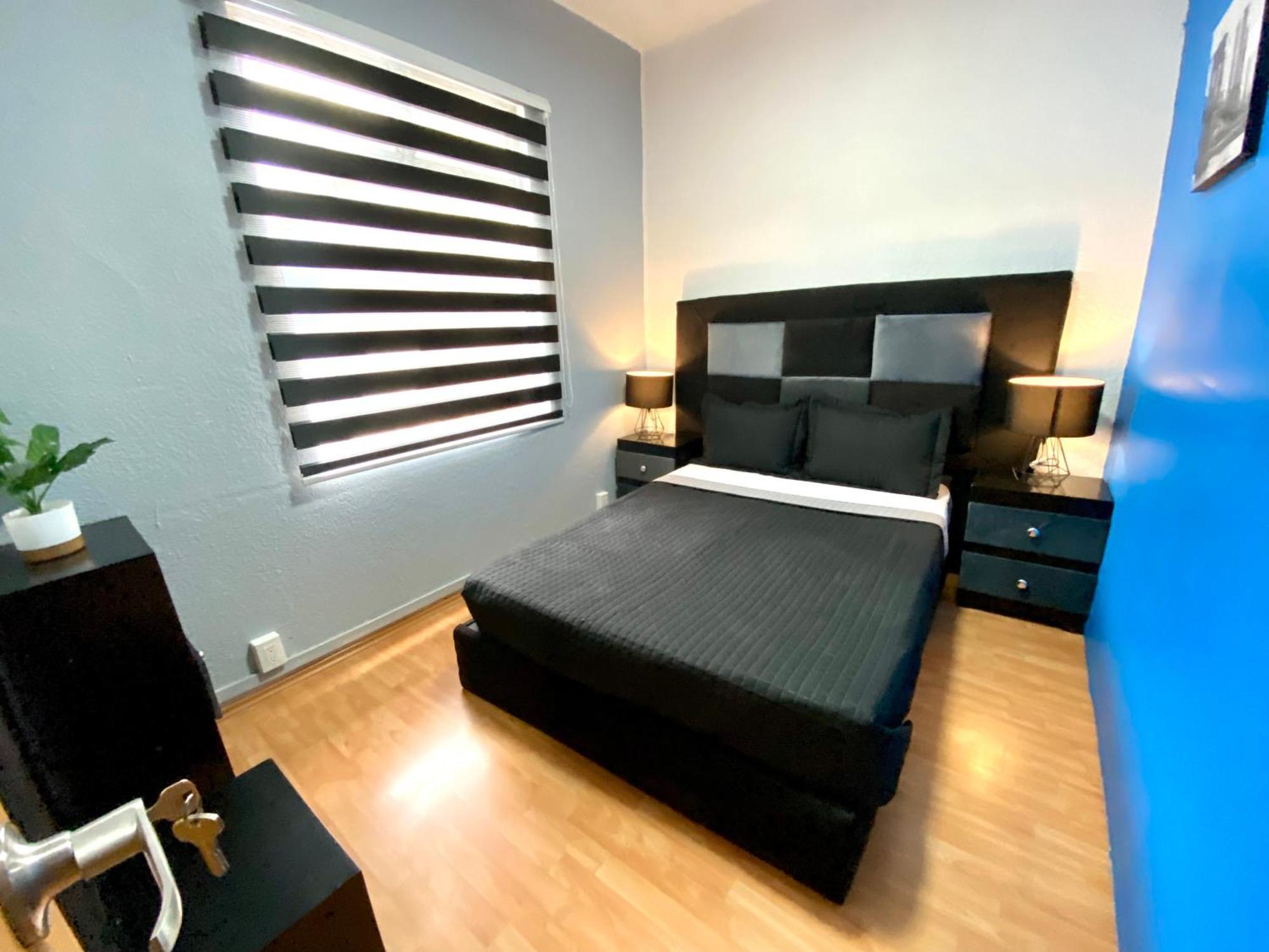 Roomies Hostel - World Trade Center مدينة مكسيكو المظهر الخارجي الصورة