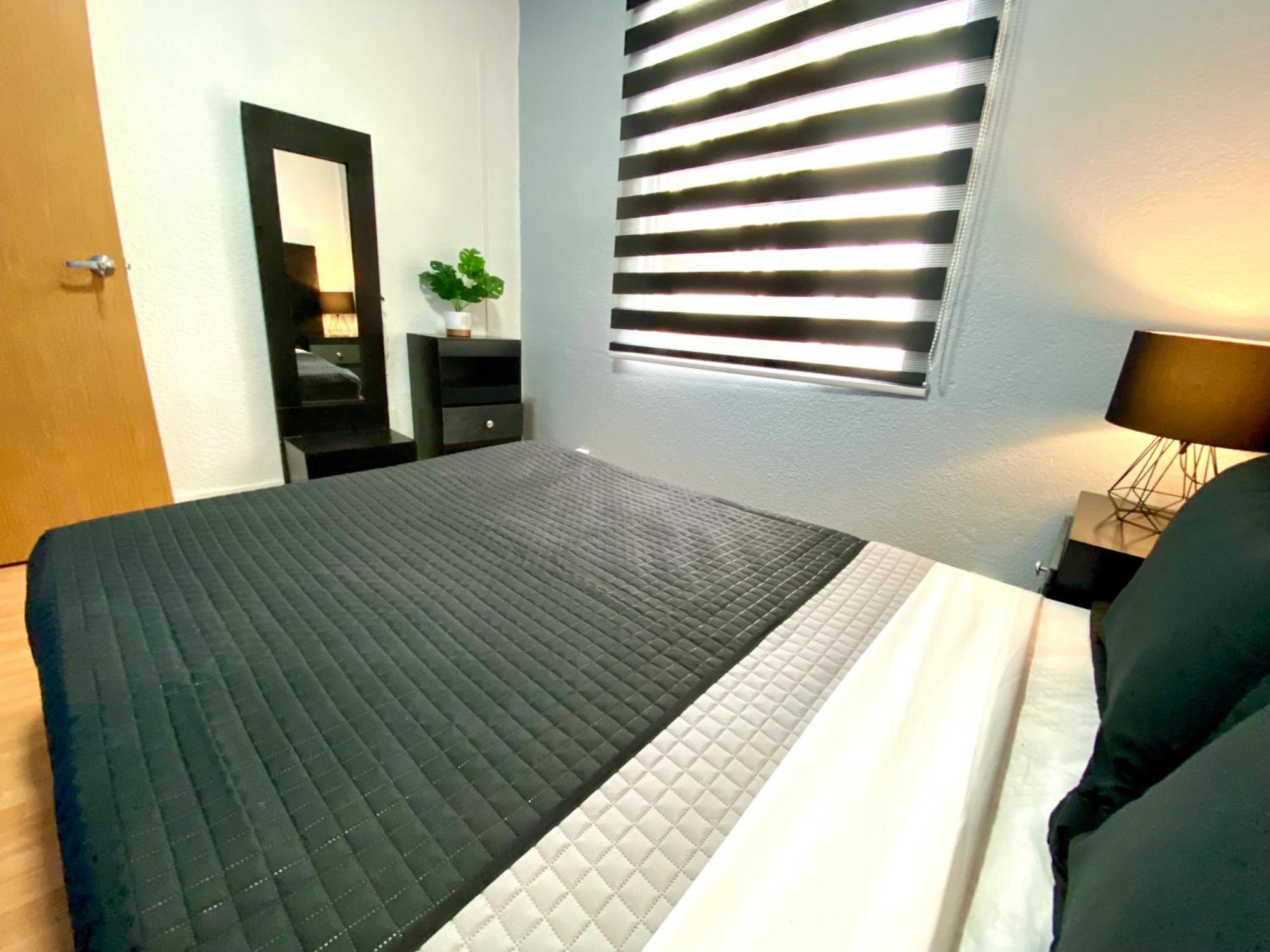 Roomies Hostel - World Trade Center مدينة مكسيكو المظهر الخارجي الصورة