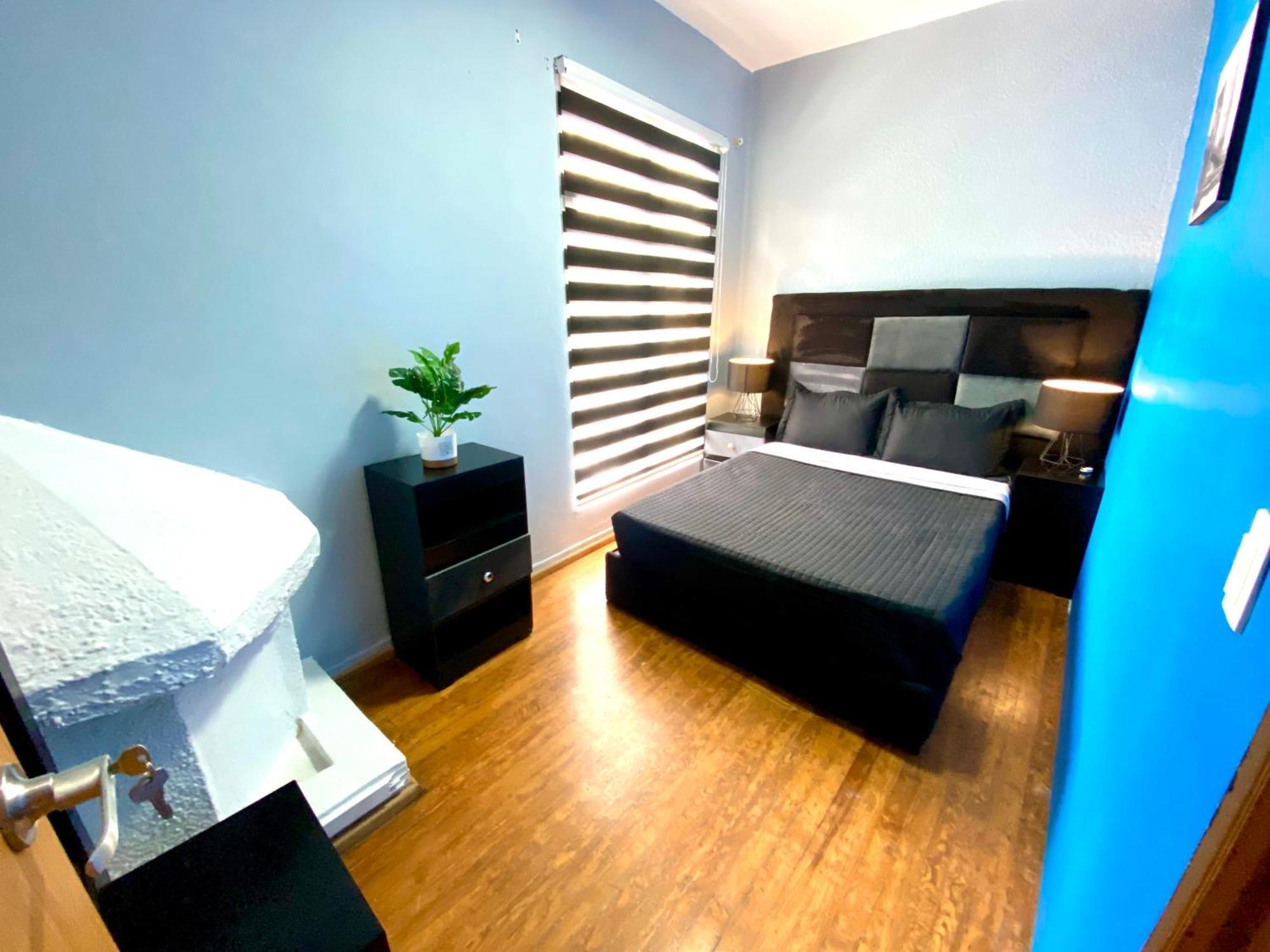 Roomies Hostel - World Trade Center مدينة مكسيكو المظهر الخارجي الصورة
